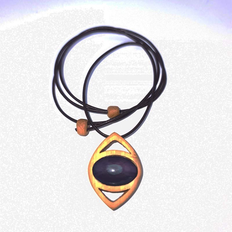 pendentif amulette en obsidienne œil céleste et buis