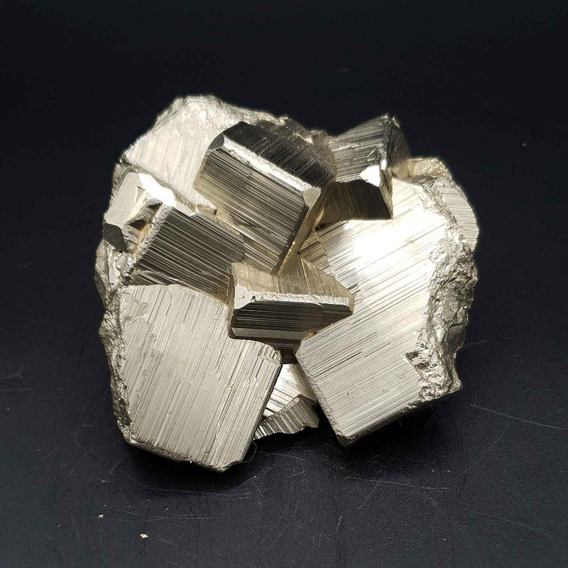 amas de pyrite de fer de Hongrie