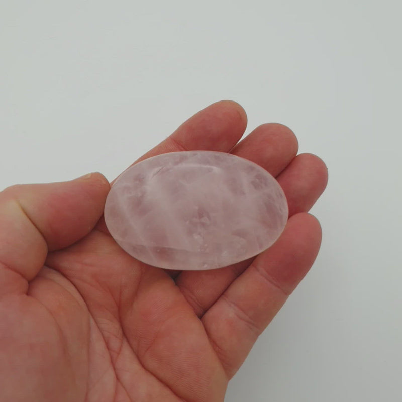 galet en quartz rose