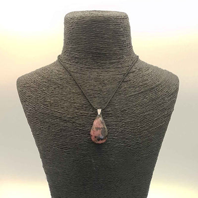 pendentif en rhodonite naturelle en forme de goutte